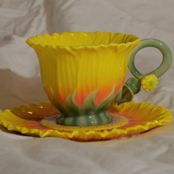 Pier 1 Other - Pier 1 Imports Teacup and Saucer Sunflower Unique